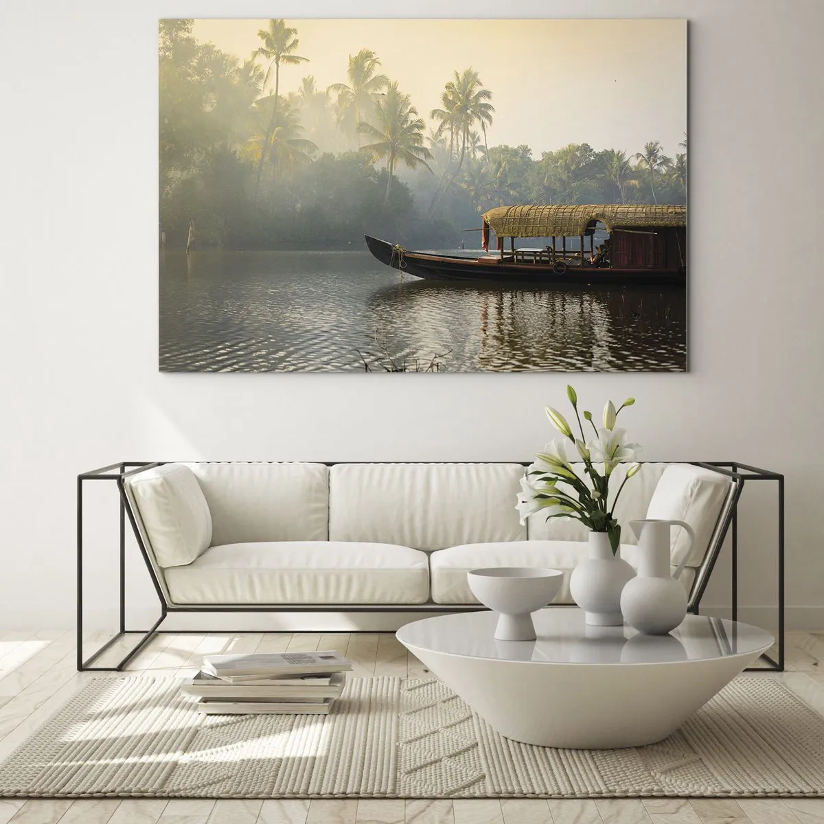 Impression sur verre - Image sur verre - Un bateau sur une rivière calme entourée de palmiers le matin - 70x50cm - Maison sur la rivière - Décoration murale moderne pour le salon et la chambre ARTTOR