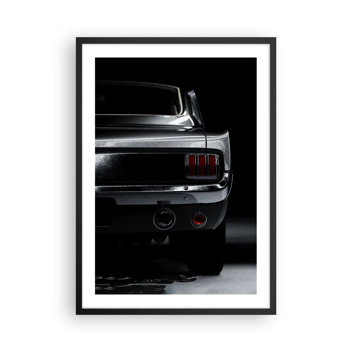 Affiche dans un cadre noir - Poster - Une version élégante de l'arrière d'une voiture classique - 50x70cm - Le charme du classique - Décoration murale moderne pour le salon et la chambre ARTTOR