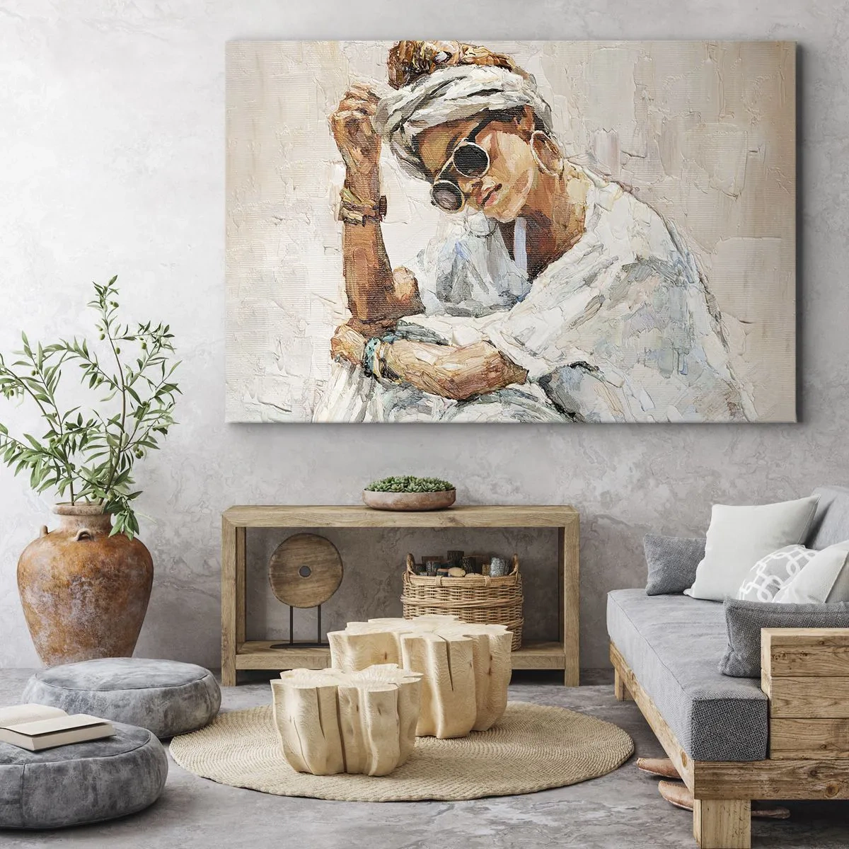 Impression sur toile - Image sur toile - Portrait d'une femme portant des lunettes de soleil contre un mur clair - 70x50cm - Portrait en plein soleil - Décoration murale moderne pour le salon et la chambre ARTTOR