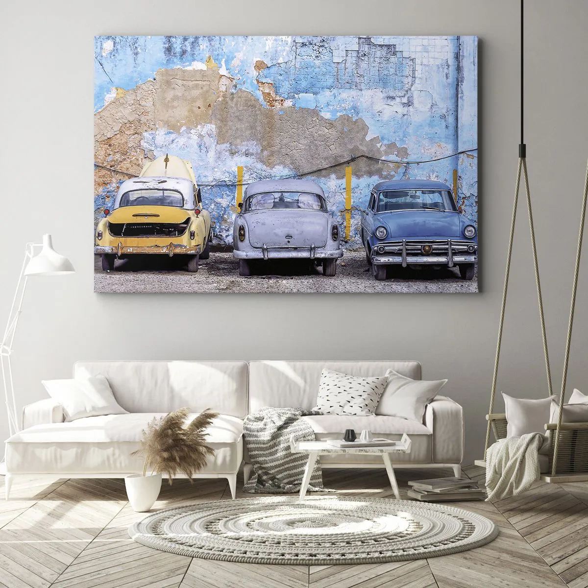 Impression sur toile - Image sur toile - Vieilles voitures sur fond de mur détruit - 70x50cm - Rencontre de vétérans - Décoration murale moderne pour le salon et la chambre ARTTOR