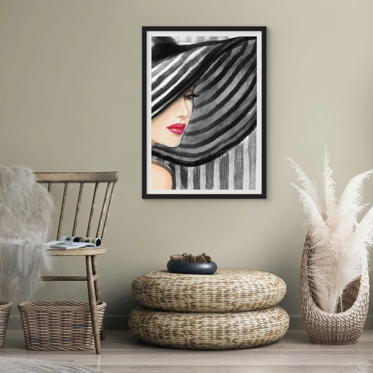 Affiche dans un cadre noir - Poster - Une femme avec un large chapeau et des lèvres rouges - 50x70cm - Où te chercher ? - Décoration murale moderne pour le salon et la chambre ARTTOR