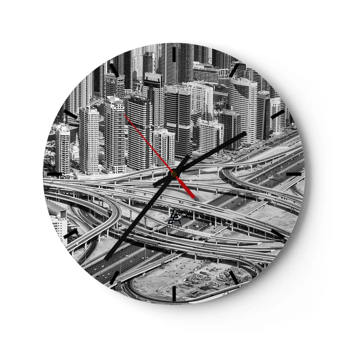 Horloge murale - Pendule murale - Une photo en noir et blanc d'une ville avec un réseau dense d'autoroutes. - 30x30cm - Dubaï - la ville impossible - Décoration murale moderne pour le salon, la cuisine et la chambre ARTTOR