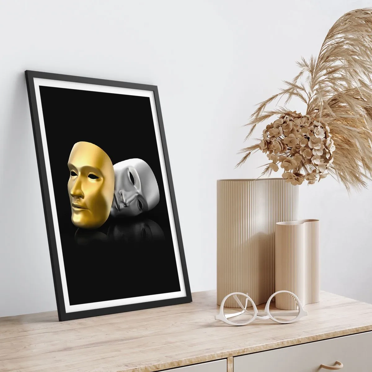 Affiche dans un cadre noir - Poster - Masque d'or et d'argent sur fond noir - 50x70cm - La vie est un théâtre - Décoration murale moderne pour le salon et la chambre ARTTOR