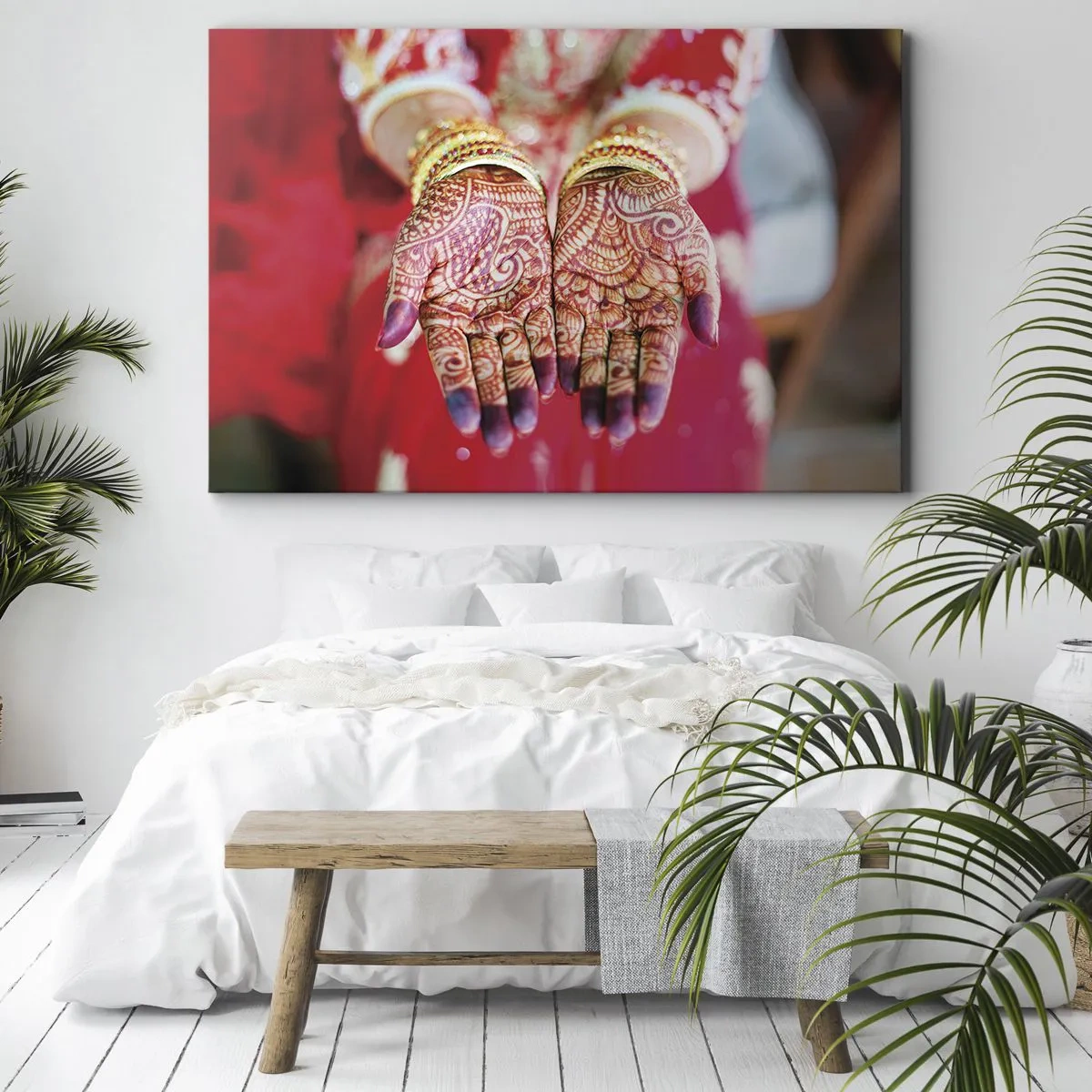 Impression sur toile - Image sur toile - Mains décorées au henné sur fond de robe rouge - 70x50cm - Prêt à saisir votre chance - Décoration murale moderne pour le salon et la chambre ARTTOR