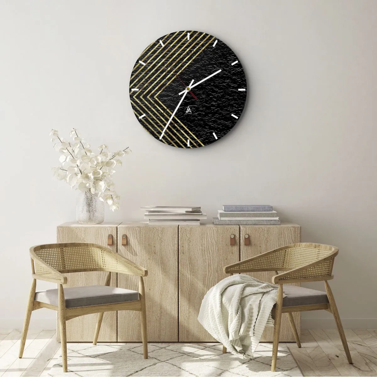 Horloge murale - Pendule murale - Lignes dorées formant un losange sur fond noir - 30x30cm - Géométrie dans un style glamour - Décoration murale moderne pour le salon, la cuisine et la chambre ARTTOR