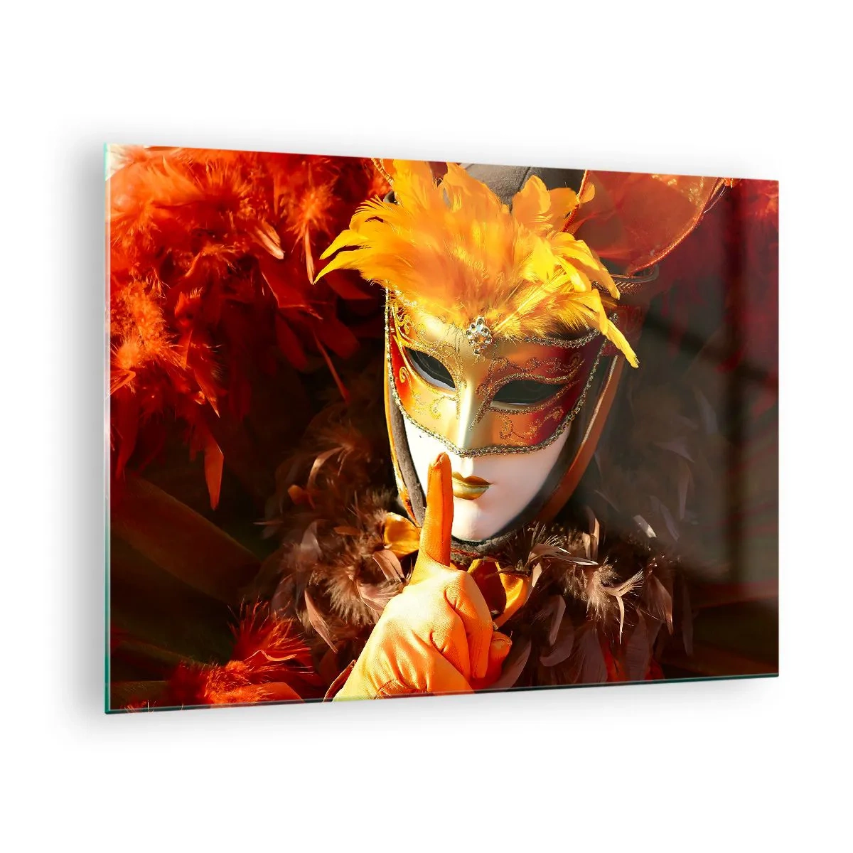 Impression sur verre - Image sur verre - Une figure portant un masque doré avec des plumes oranges - 70x50cm - Le secret est une partie du jeu - Décoration murale moderne pour le salon et la chambre ARTTOR