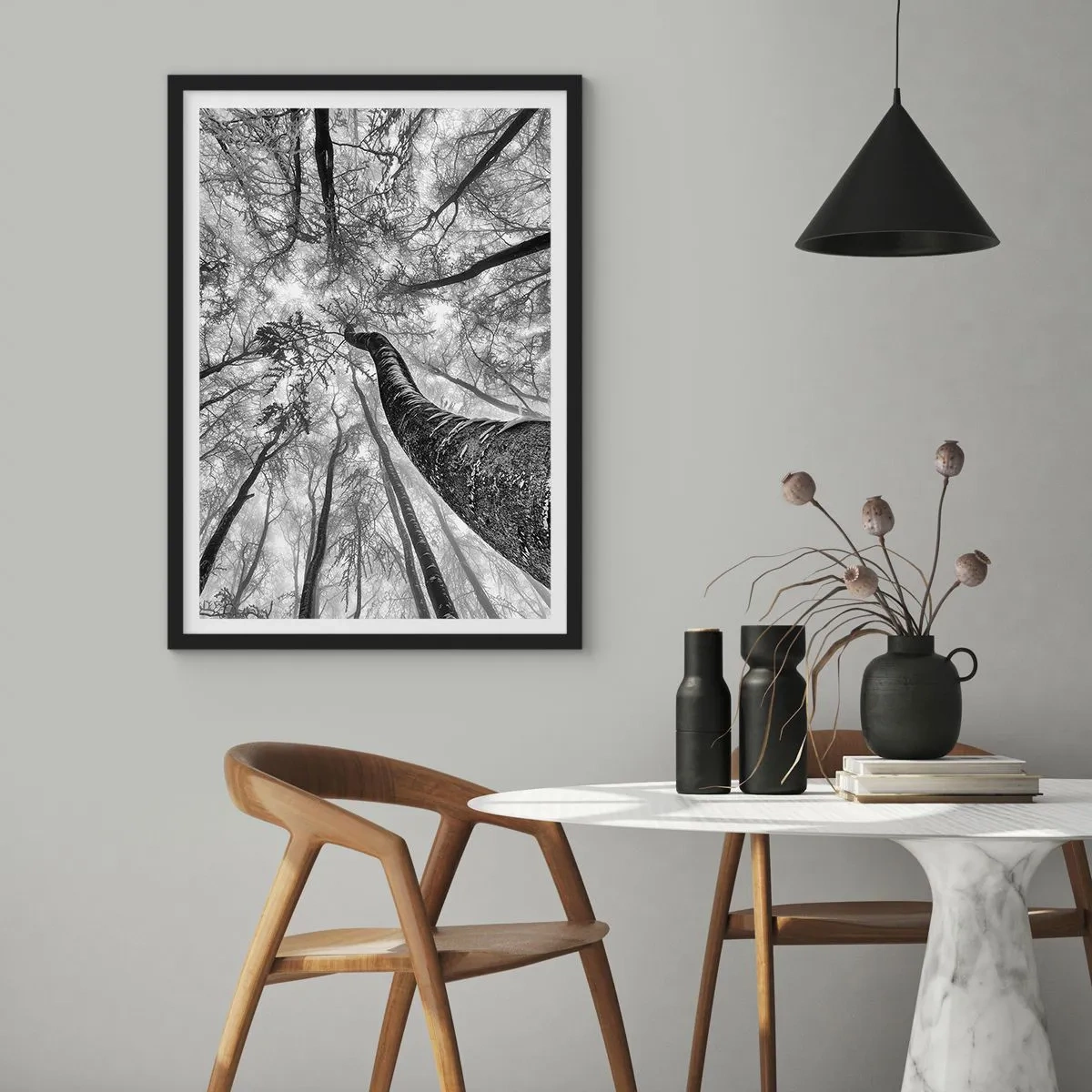 Affiche dans un cadre noir - Poster - Perspective d'arbres en noir et blanc - 50x70cm - Course vers la lumière - Décoration murale moderne pour le salon et la chambre ARTTOR