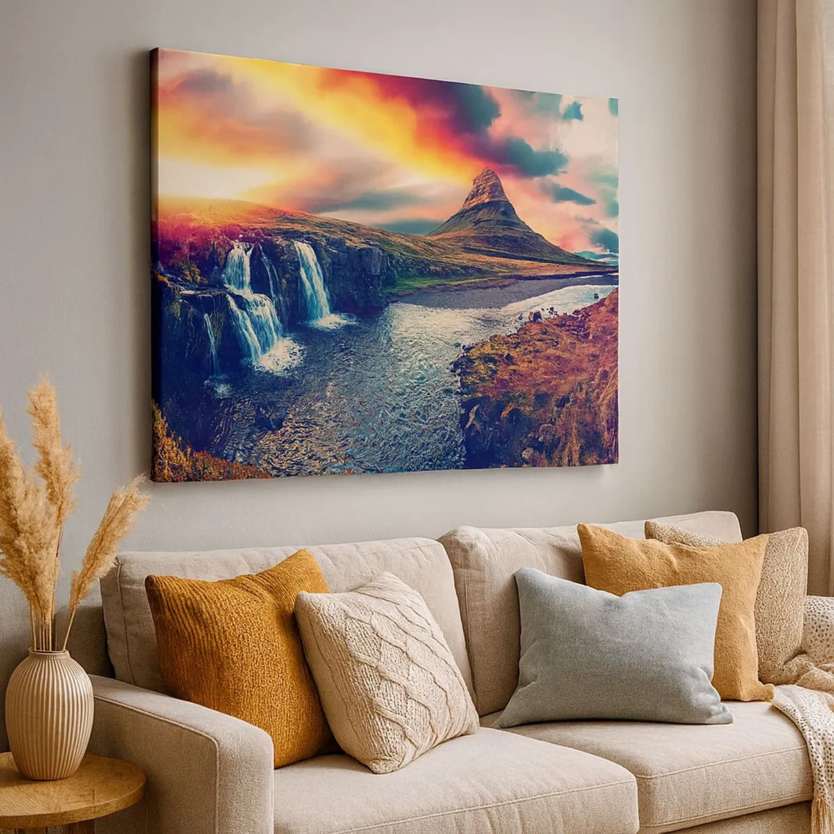 Impression sur toile - Image sur toile - Vue de la cascade et de la montagne à la lumière du soleil couchant - 70x50cm - Dans la majesté de la nature - Décoration murale moderne pour le salon et la chambre ARTTOR