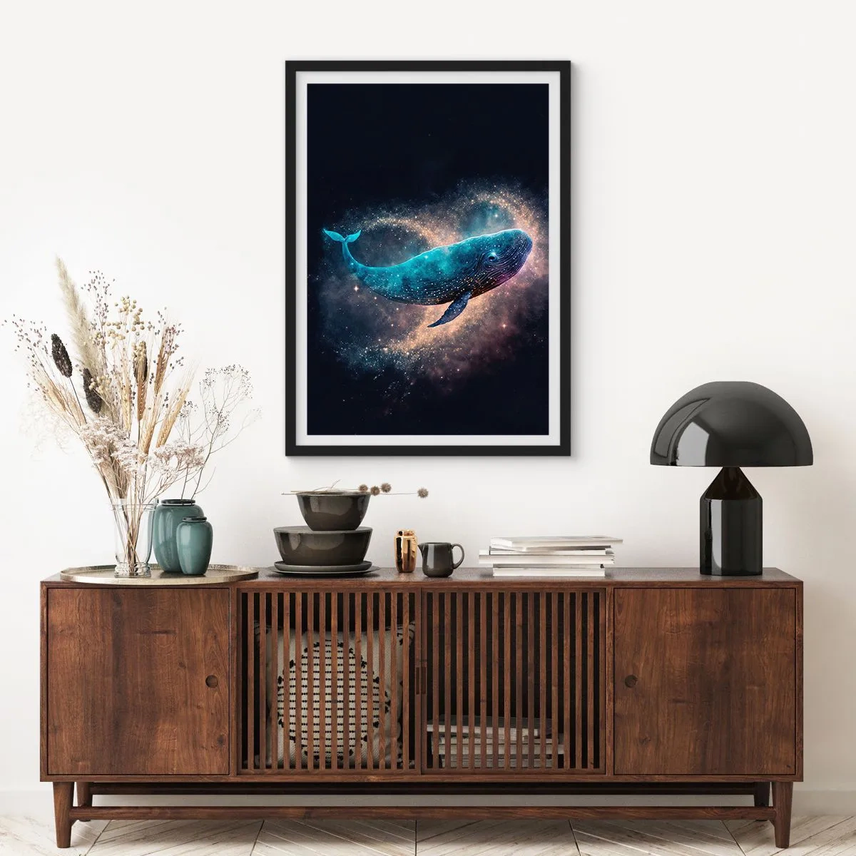 Affiche dans un cadre noir - Poster - Une baleine spatiale entourée d'une nébuleuse d'étoiles sur fond noir. - 50x70cm - Un tel monde existe… - Décoration murale moderne pour le salon et la chambre ARTTOR