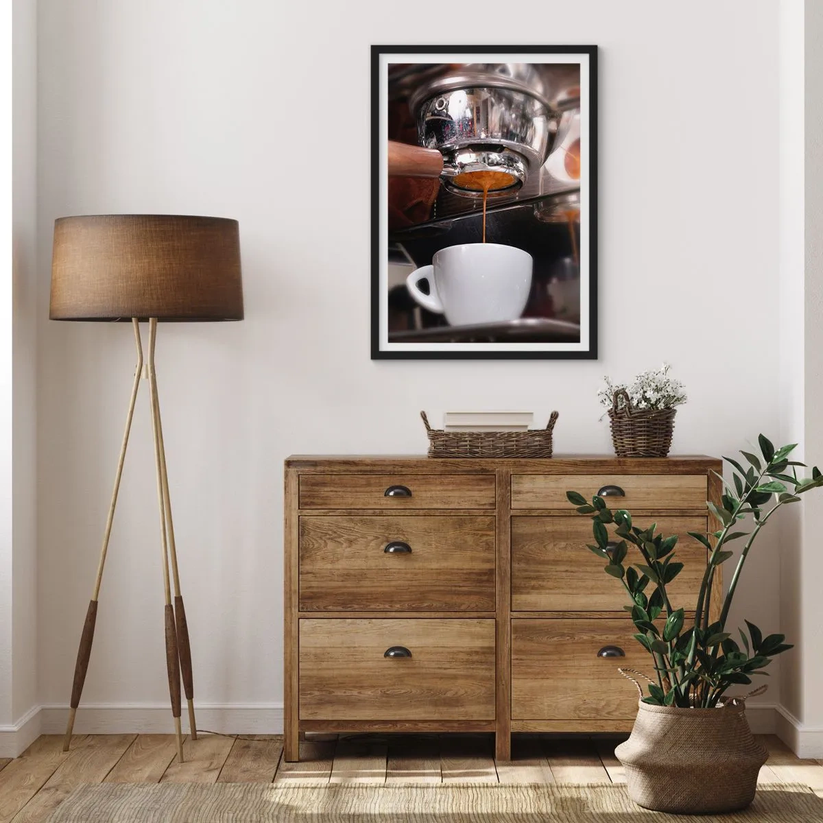 Affiche dans un cadre noir - Poster - Une machine à café versant un expresso frais dans une tasse - 50x70cm - Bon moment de la journée - Décoration murale moderne pour le salon et la chambre ARTTOR
