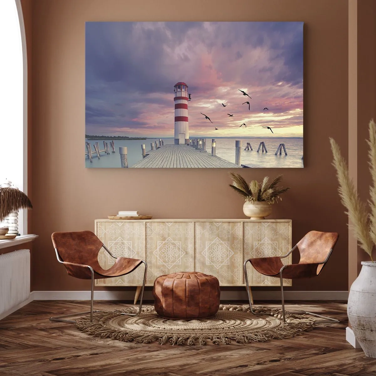 Impression sur toile - Image sur toile - Un phare sur la jetée entouré d'un coucher de soleil pittoresque - 70x50cm - C'est l'heure d'aller au port - Décoration murale moderne pour le salon et la chambre ARTTOR