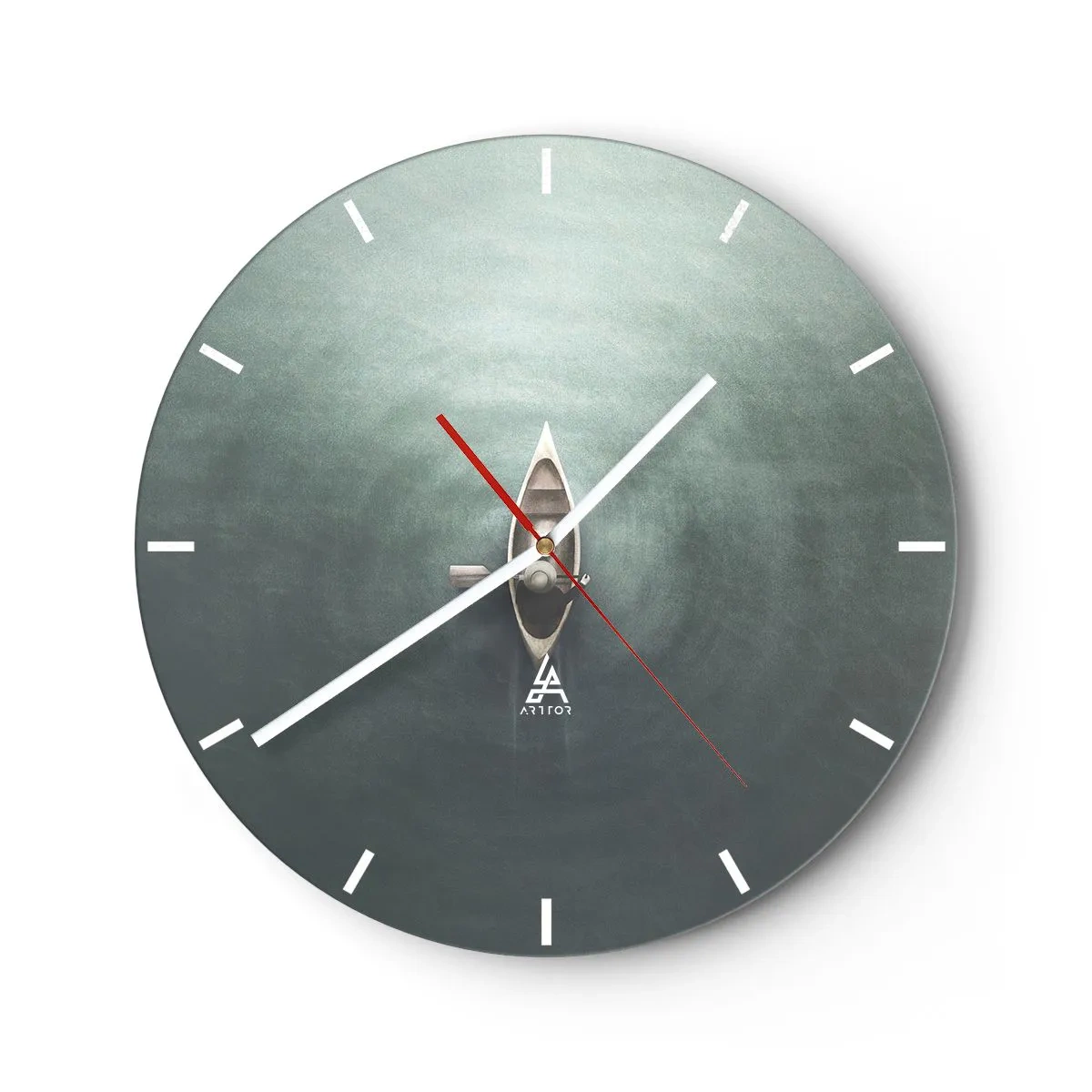Horloge murale - Pendule murale - Un bateau sur une surface d'eau calme vu à vol d'oiseau - 30x30cm - À travers le lac de la lune - Décoration murale moderne pour le salon, la cuisine et la chambre ARTTOR