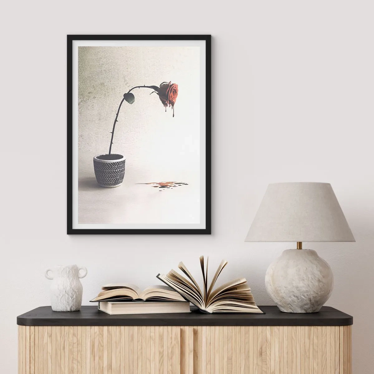 Affiche dans un cadre noir - Poster - Une rose en pot avec un effet fluide artistique - 50x70cm - Rosa dolorosa - Décoration murale moderne pour le salon et la chambre ARTTOR