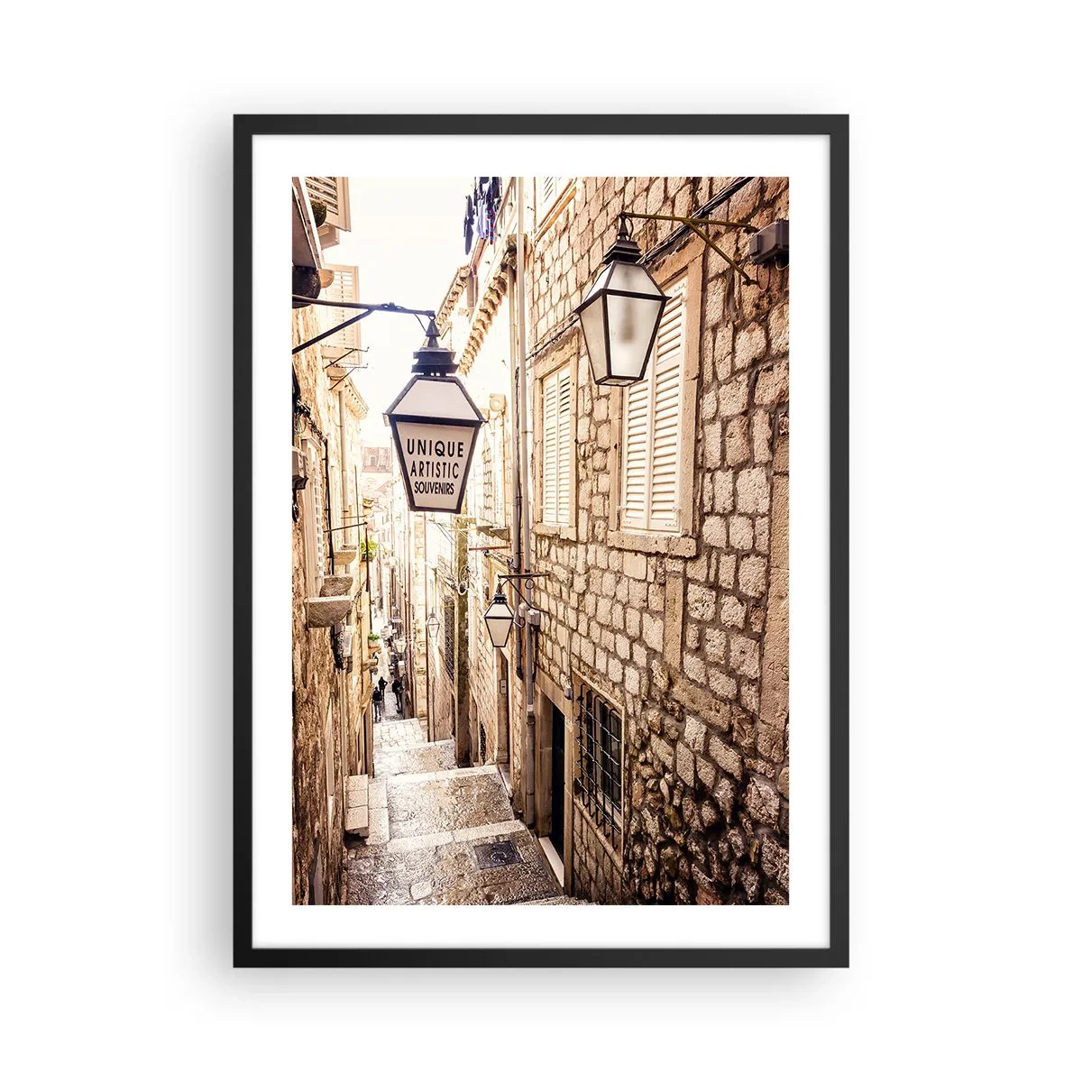 Affiche dans un cadre noir - Poster - Une charmante rue en pierre avec des lanternes et des escaliers - 50x70cm - Une charmante ruelle - Décoration murale moderne pour le salon et la chambre ARTTOR