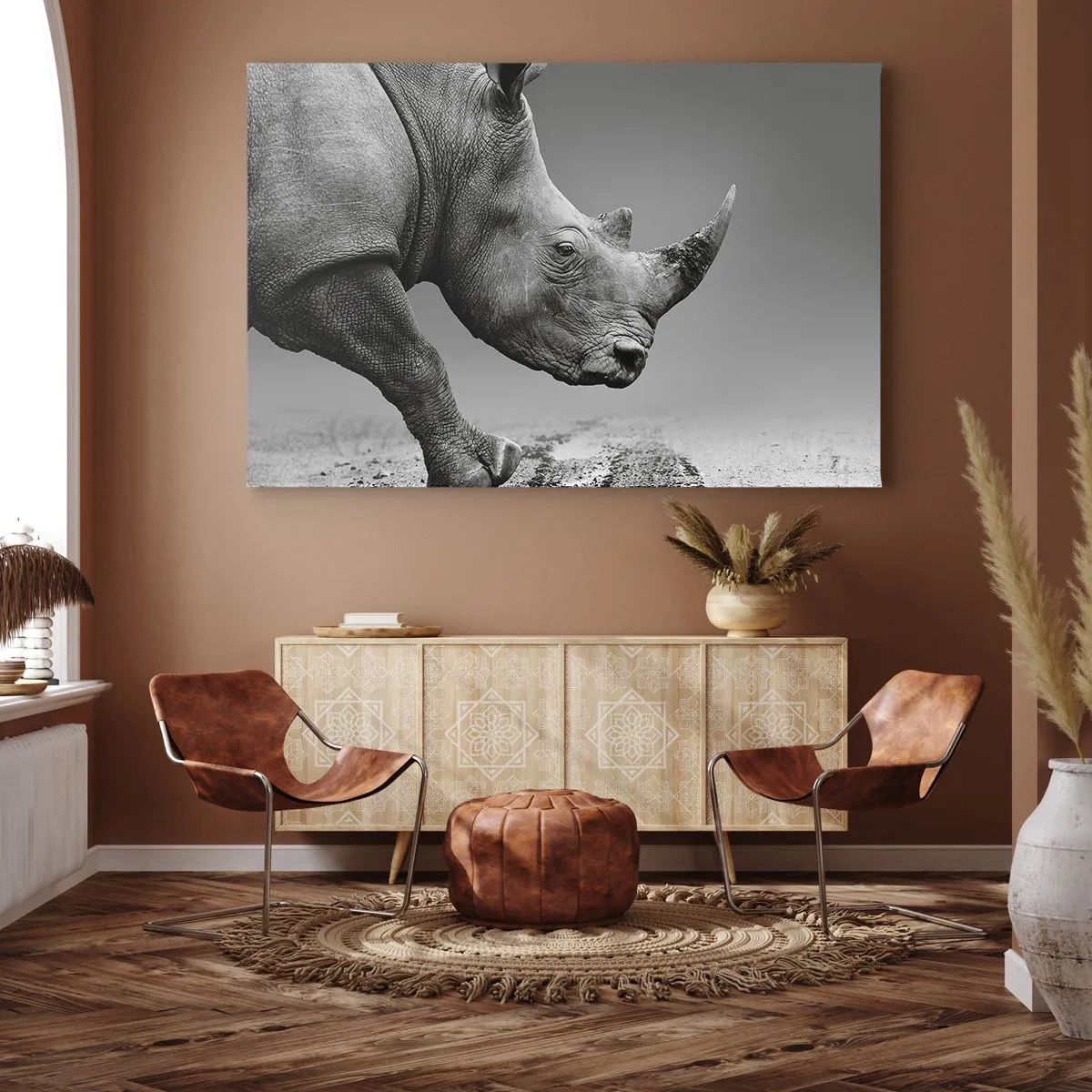 Impression sur toile - Image sur toile - Portrait d'un rhinocéros sur fond de désert gris - 70x50cm - Force inarrêtable - Décoration murale moderne pour le salon et la chambre ARTTOR
