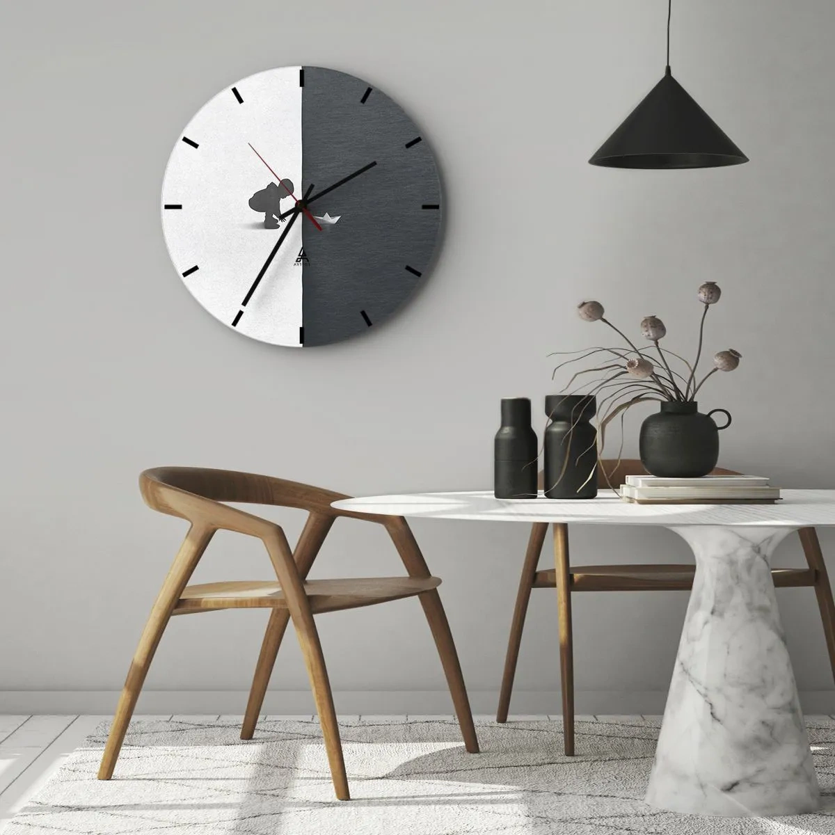 Horloge murale - Pendule murale - Silhouette d'un enfant avec un bateau en papier sur un fond contrasté - 30x30cm - Grande expédition - Décoration murale moderne pour le salon, la cuisine et la chambre ARTTOR